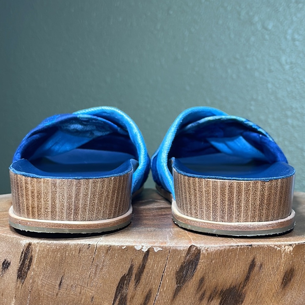 JOHNNY WAS Denim Suede Floral Tapestry Twist Slides - Picture 5 of 16